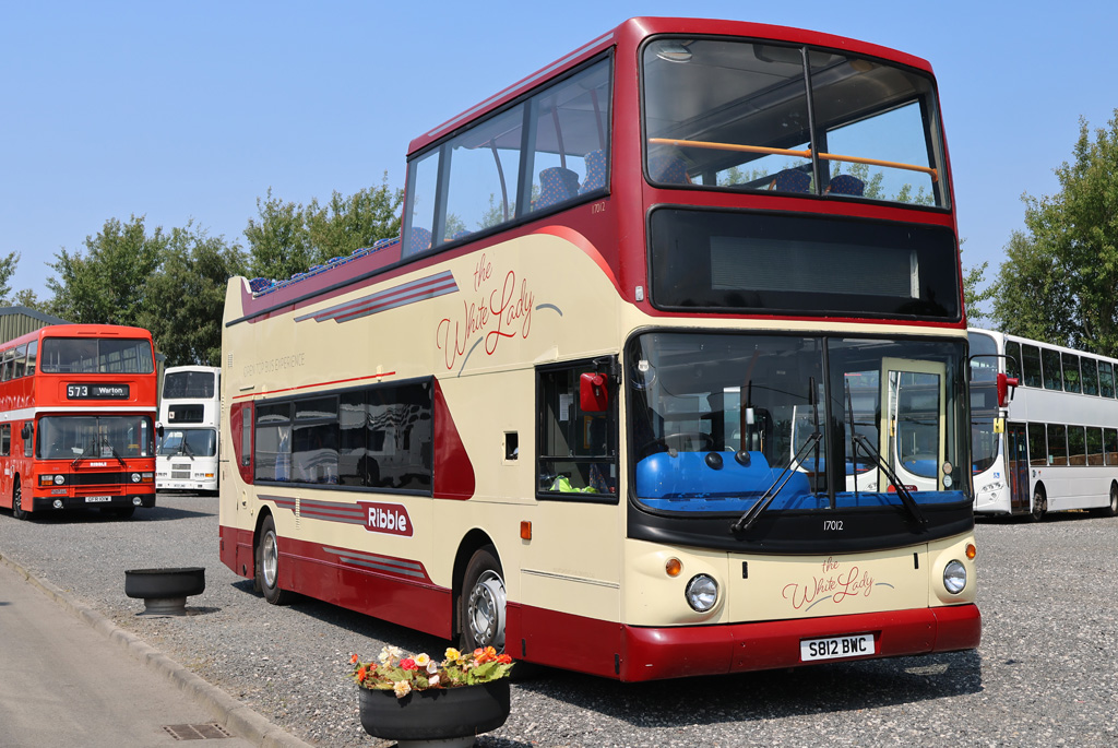 Trident ‘White Lady’ 17012